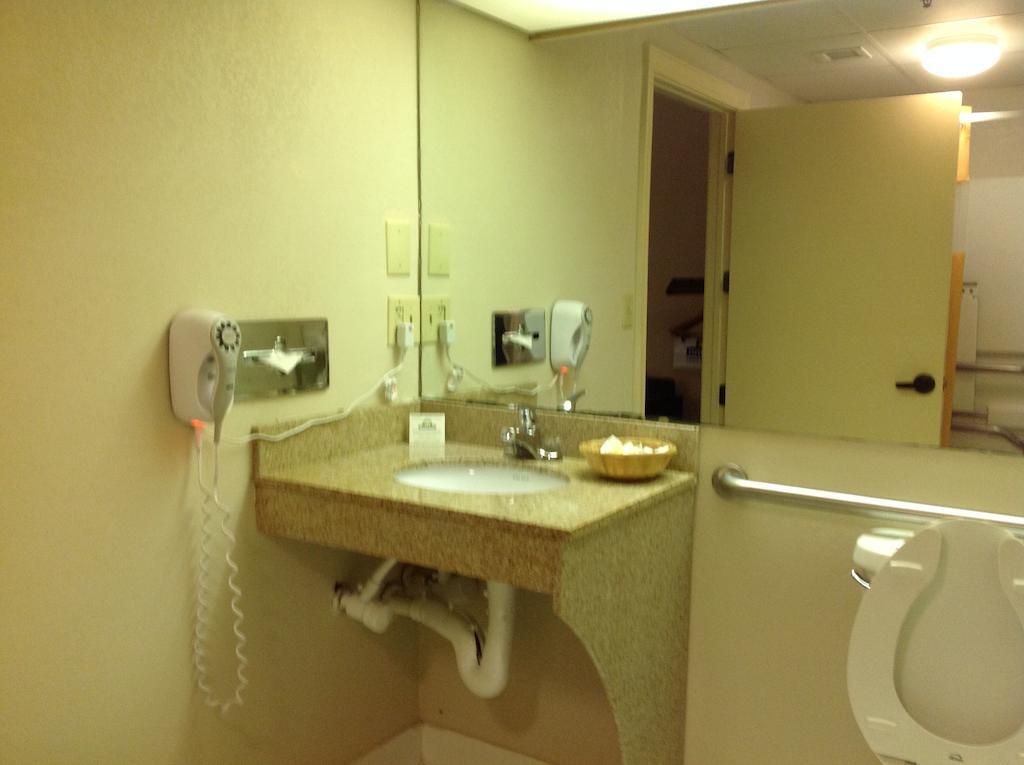Days Inn - Чапел Хилл Номер фото