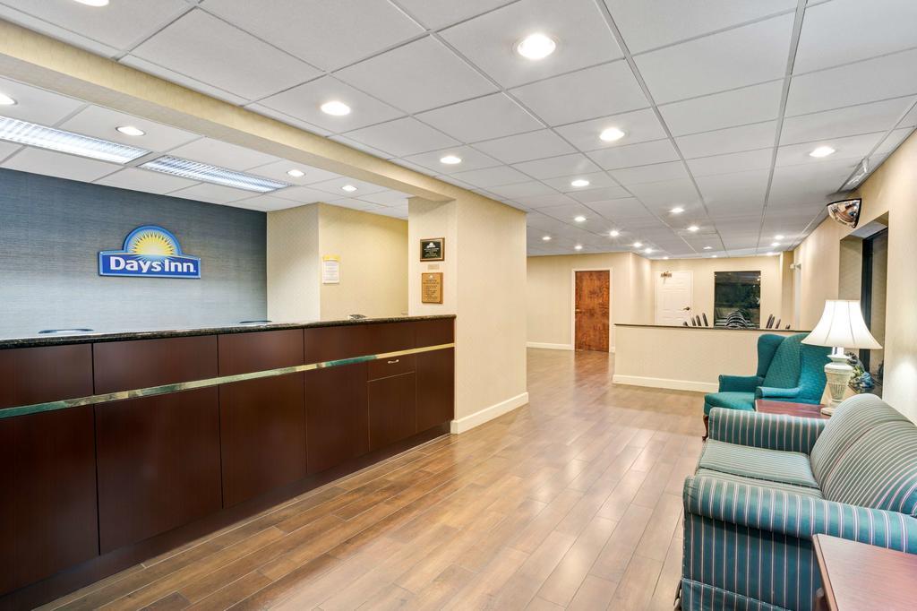 Days Inn - Чапел Хилл Экстерьер фото